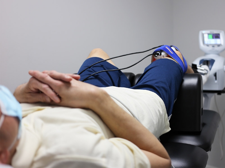 Knee-Decompression-Runway-Health-1